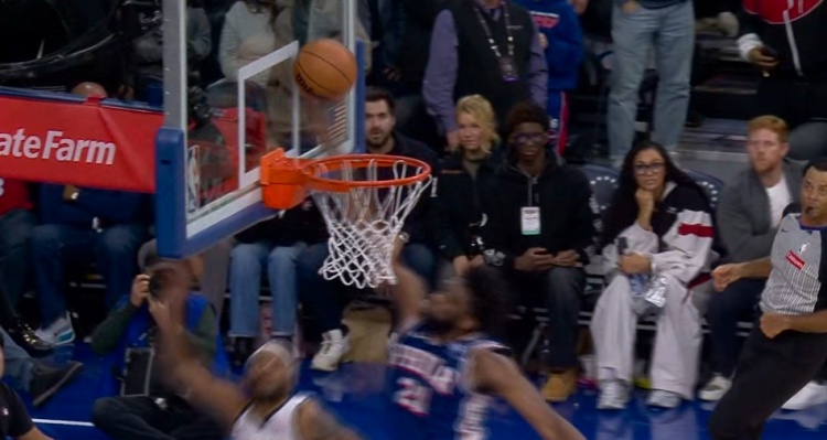 就差一点！布朗反击上篮被恩比德干扰球 掘金领先76人1分